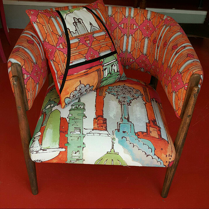 fauteuil-tissu-laliedesign-coussin-claire-de-redon-tapissier-decorateur-montauban